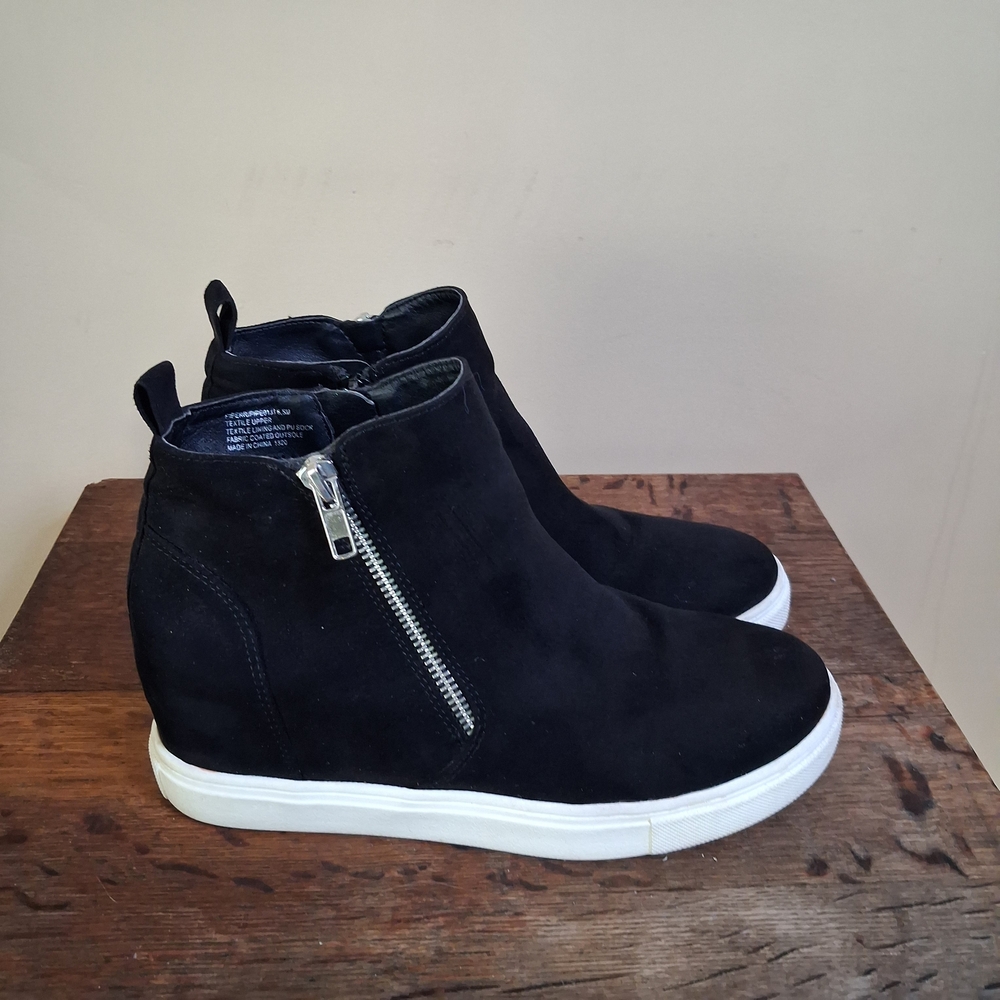 Madden Girl Piper Black Faux Suede High Top Wedge Sneaker; Size 6.5